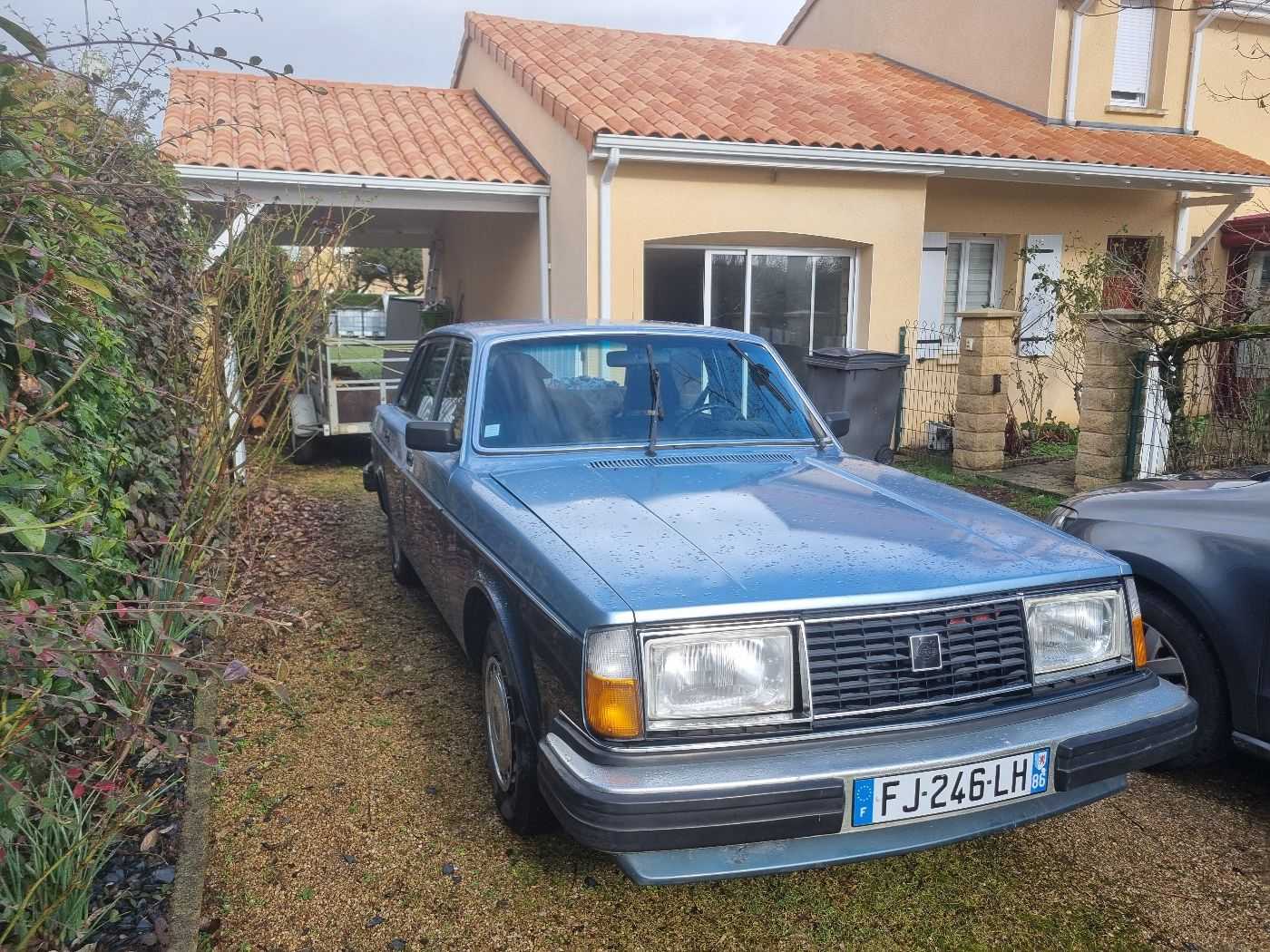 Volvo 244