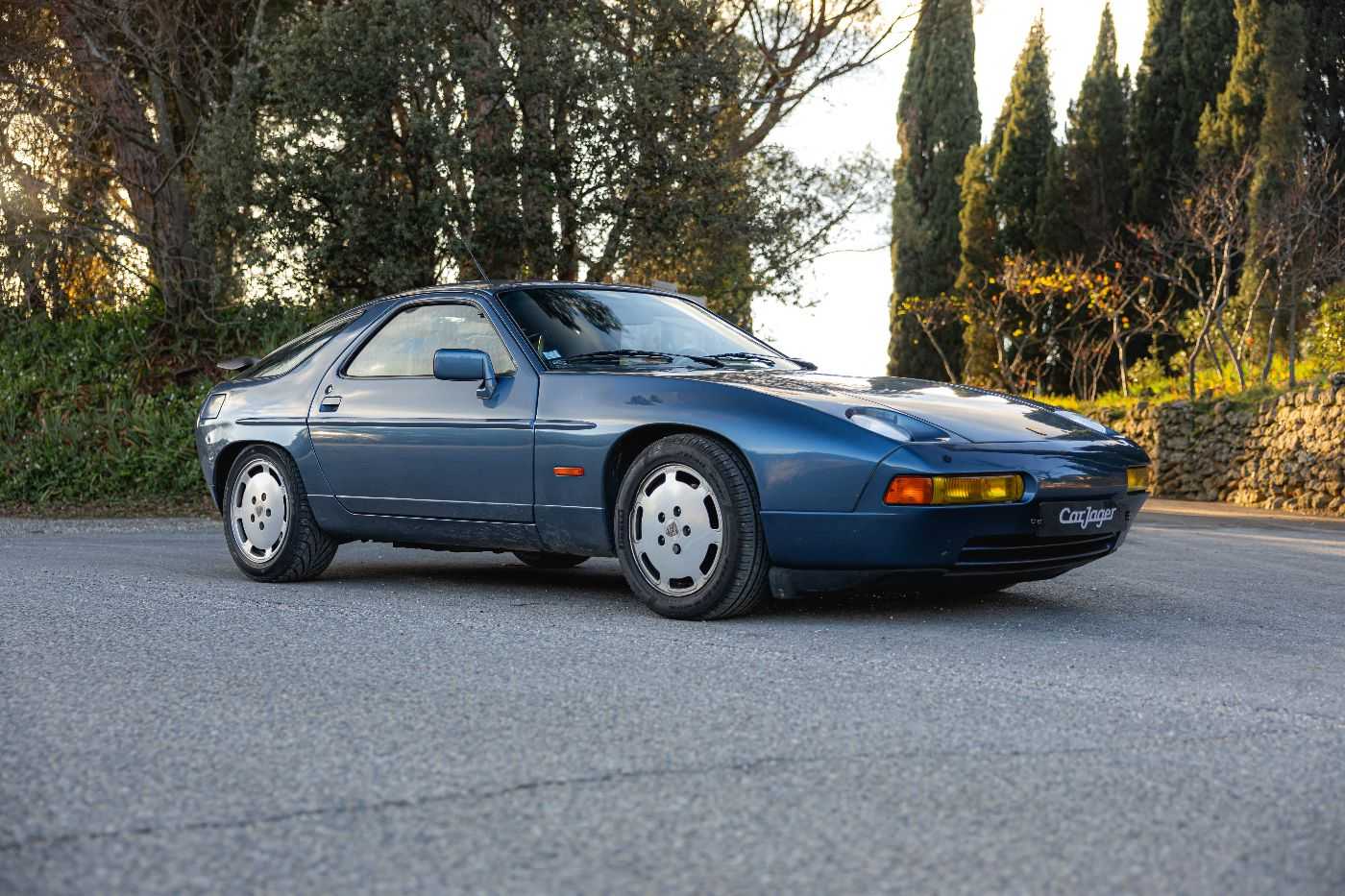 Porsche 928