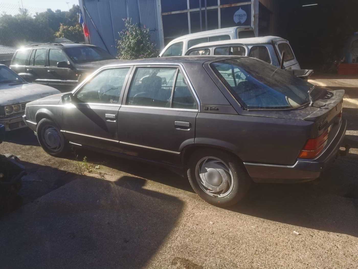 Renault 25