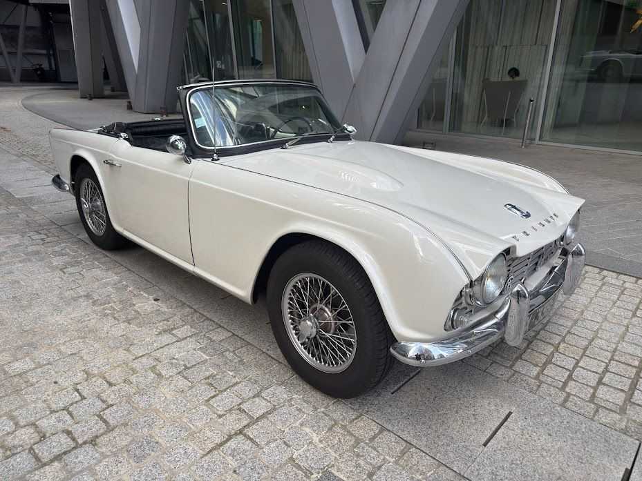 Triumph TR4