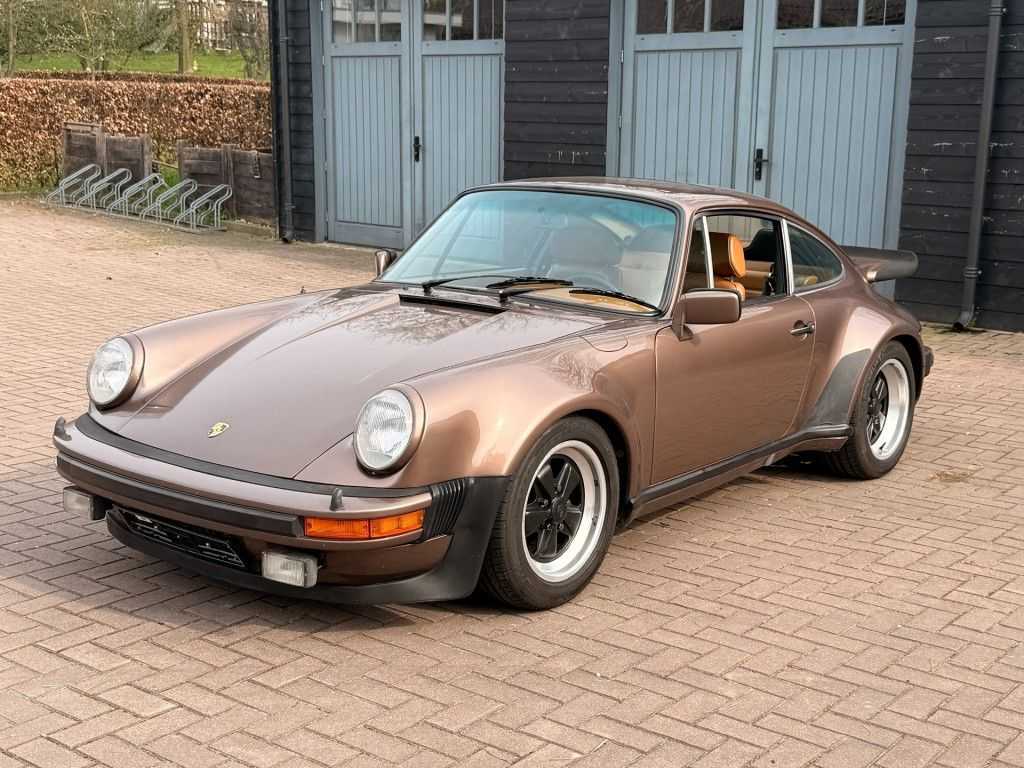 Porsche 930