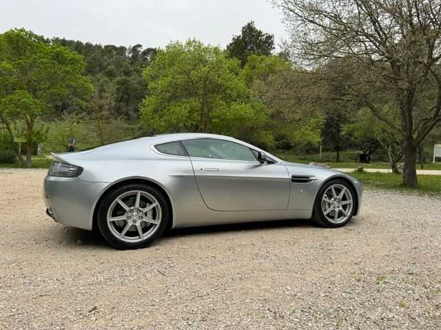 Aston Martin Vantage
