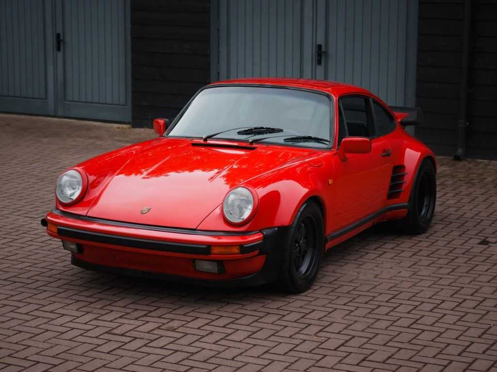 Porsche 930