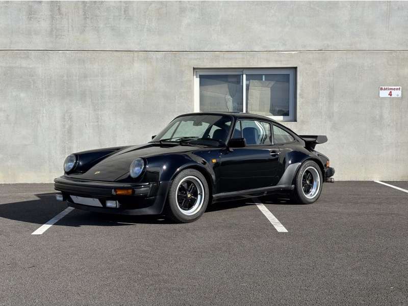 Porsche 930