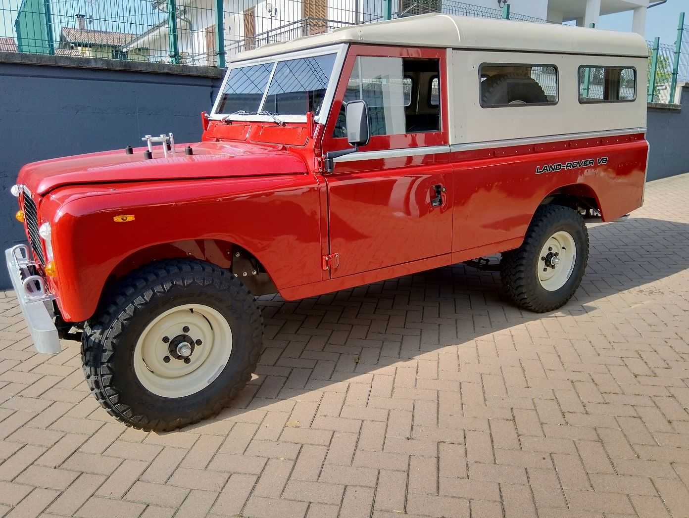 LandRover 109