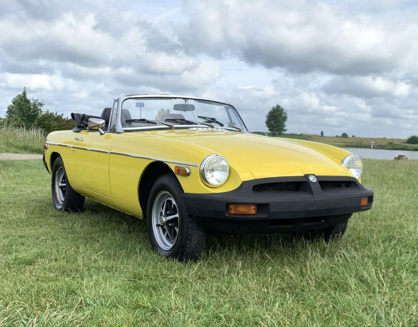 MG B