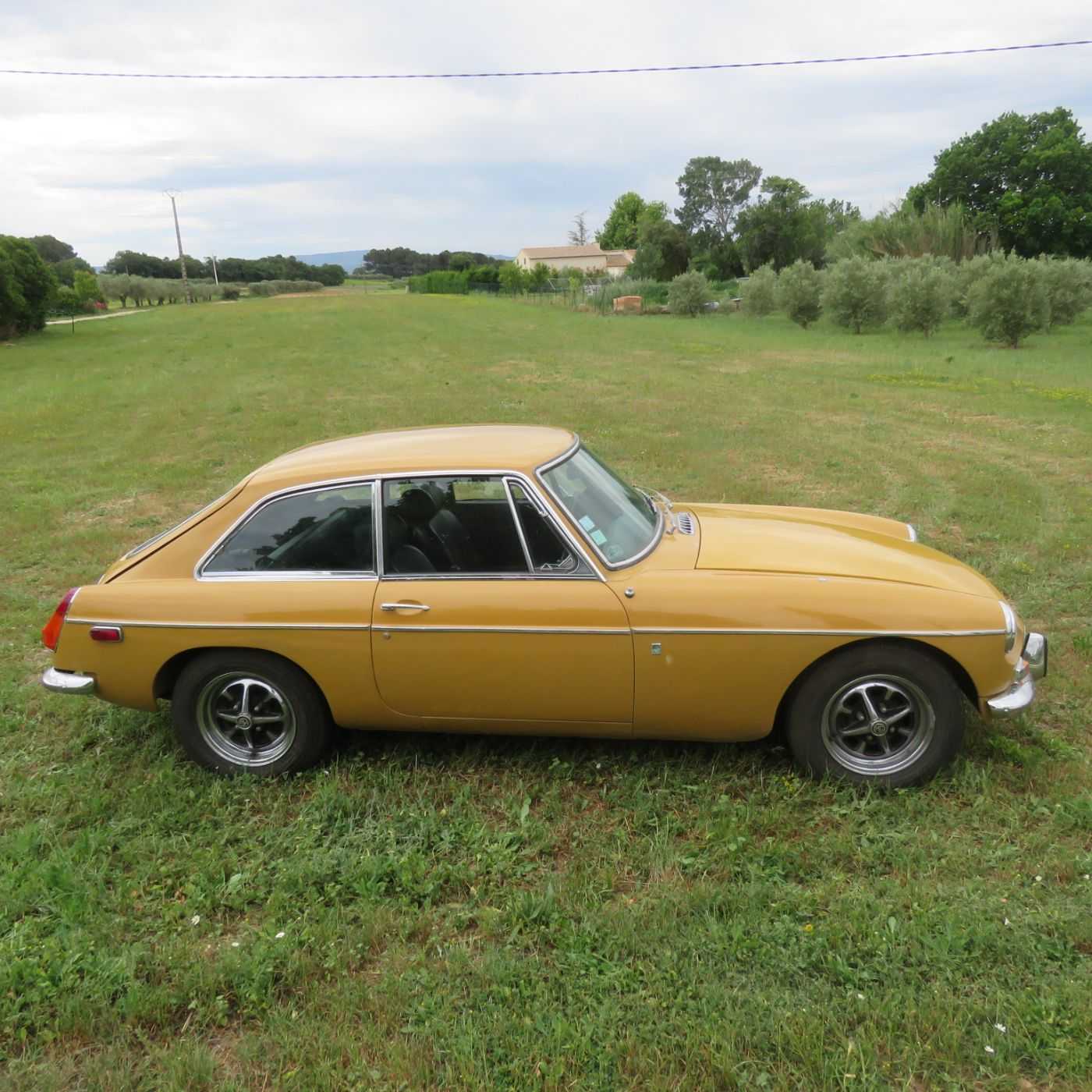 MG B GT