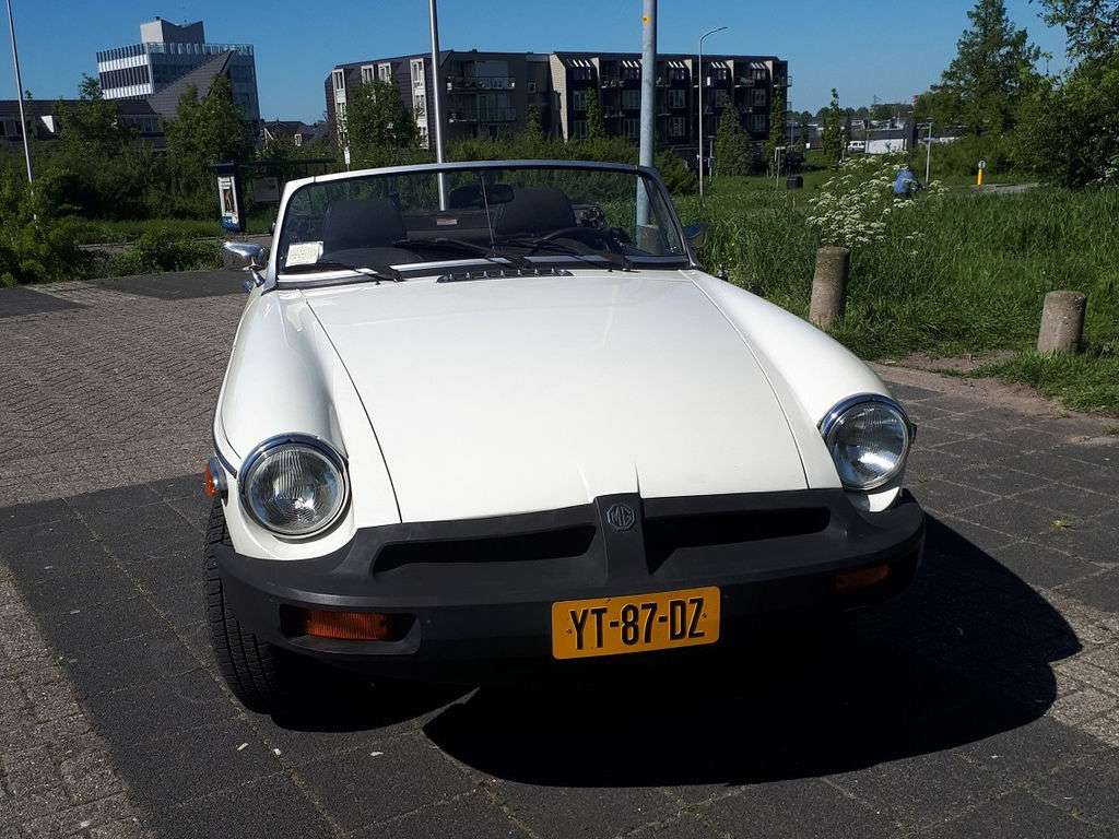 MG B