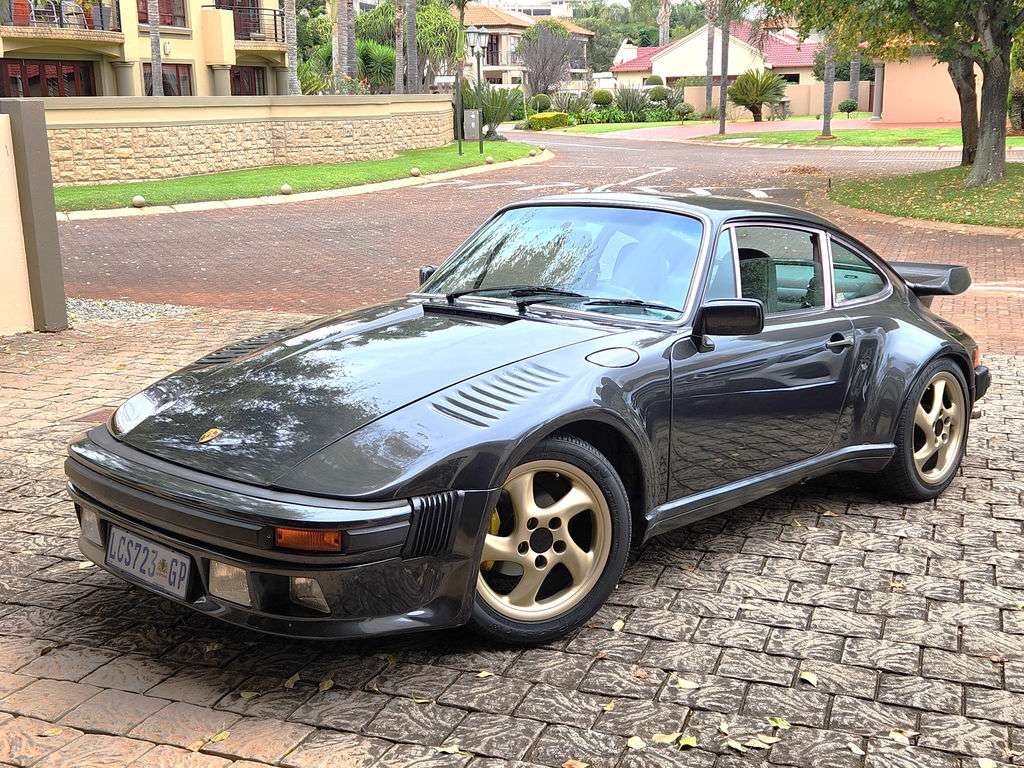 Porsche 930