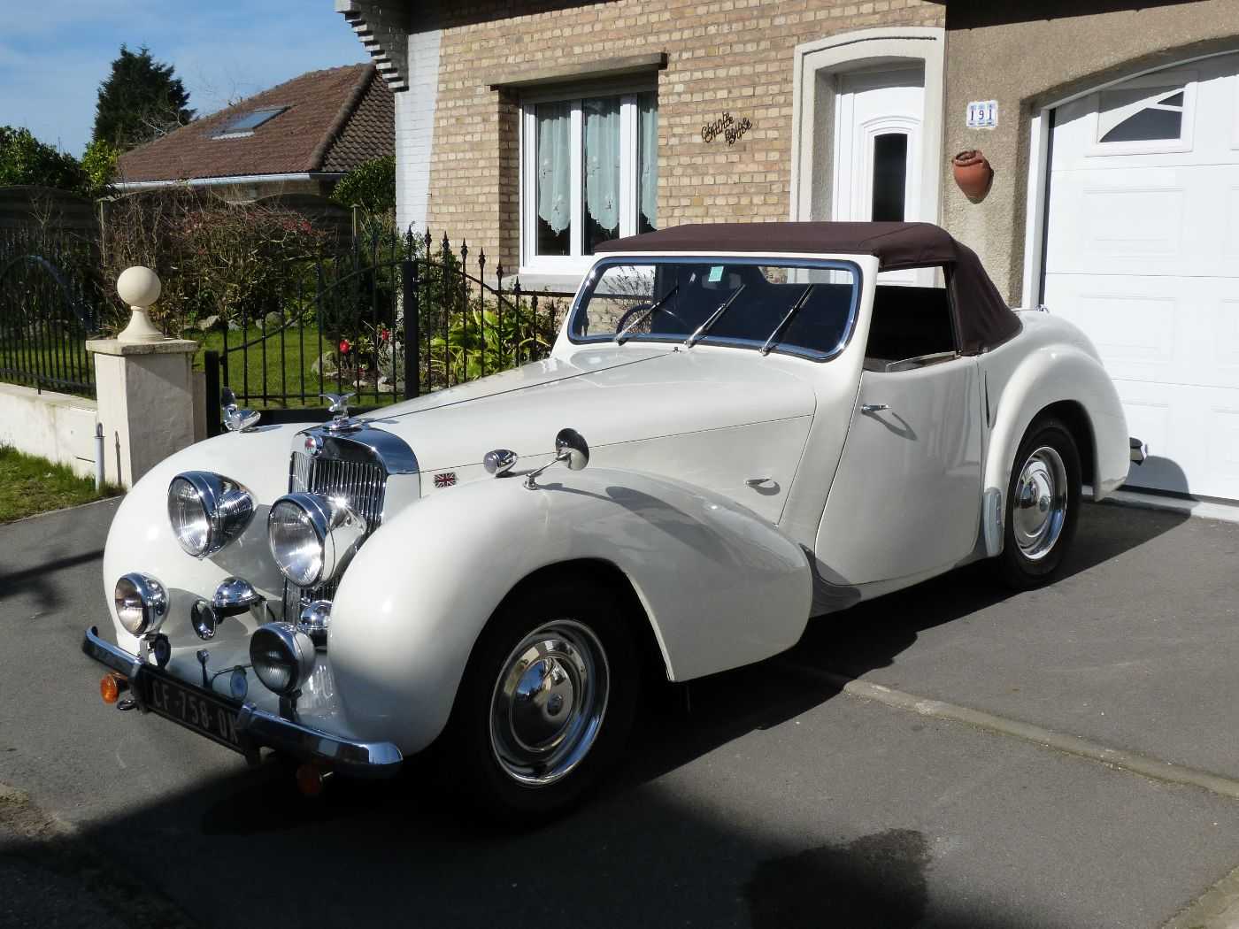 Triumph 2000
