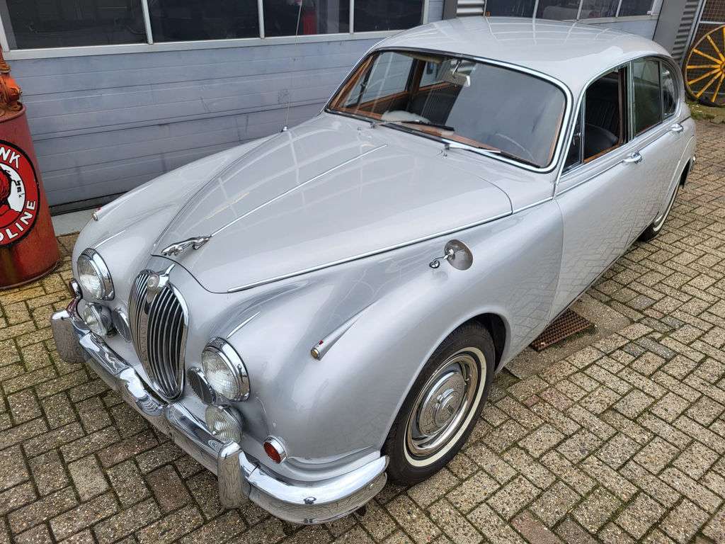 Jaguar MK 2
