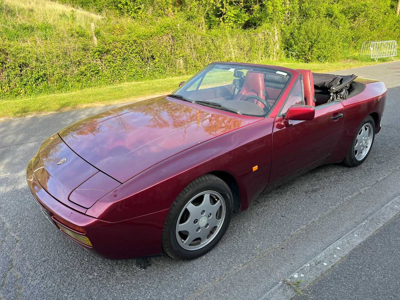 Porsche 944