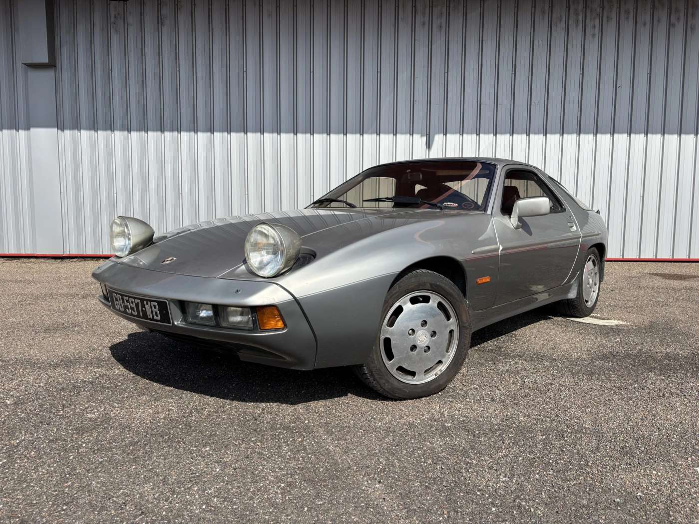 Porsche 928