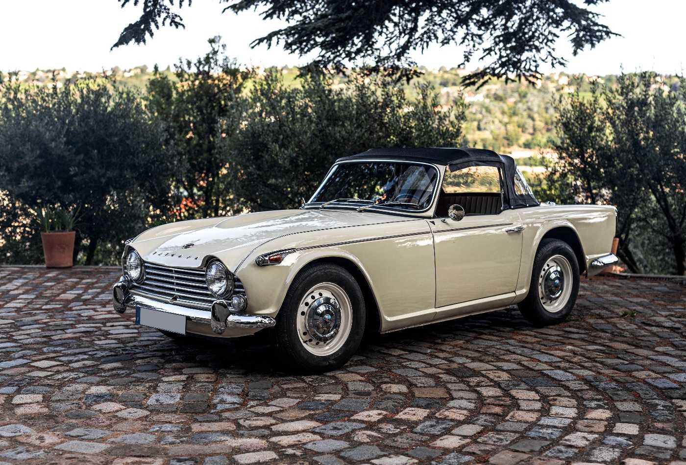 Triumph TR4