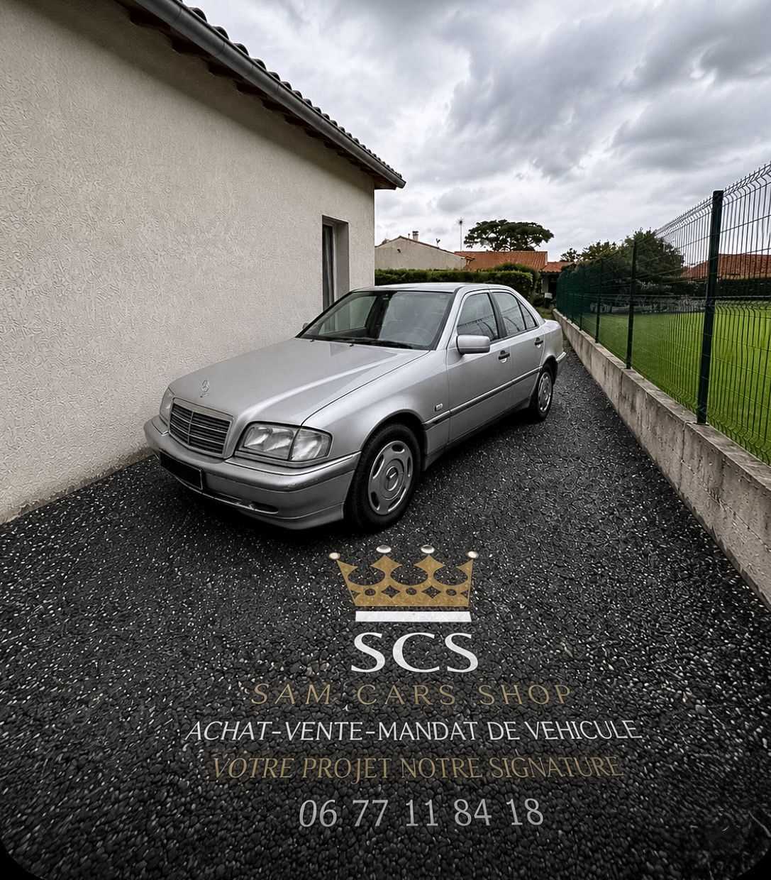 Mercedes-Benz 220