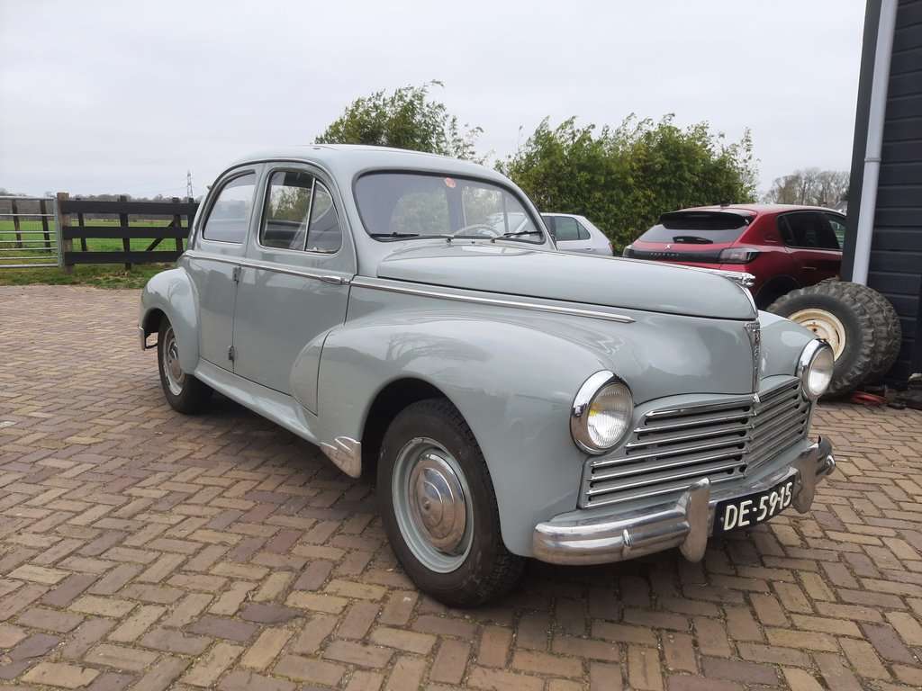 Peugeot 203