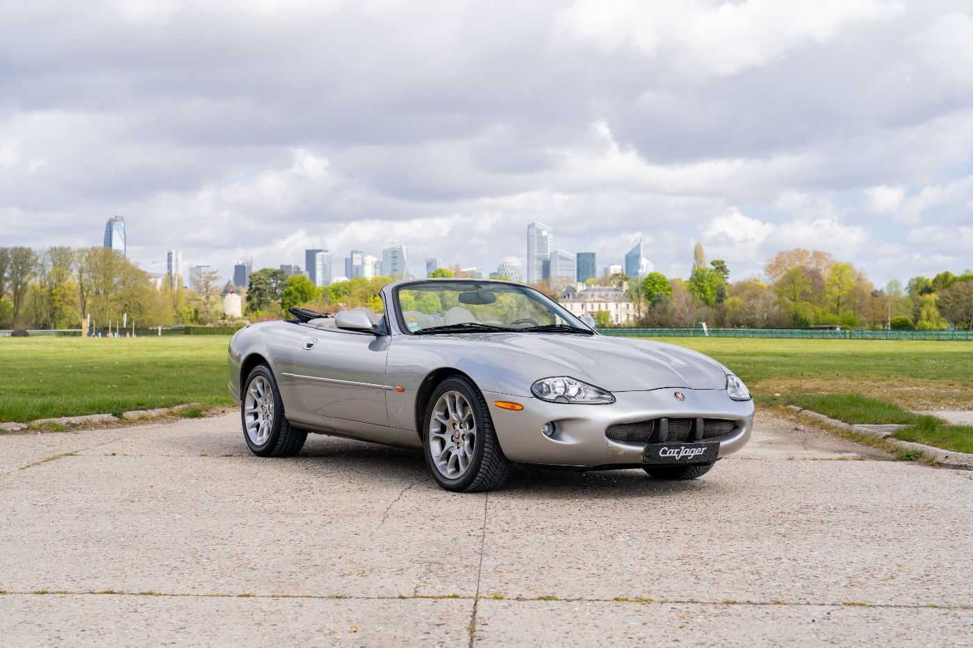 Jaguar XKR