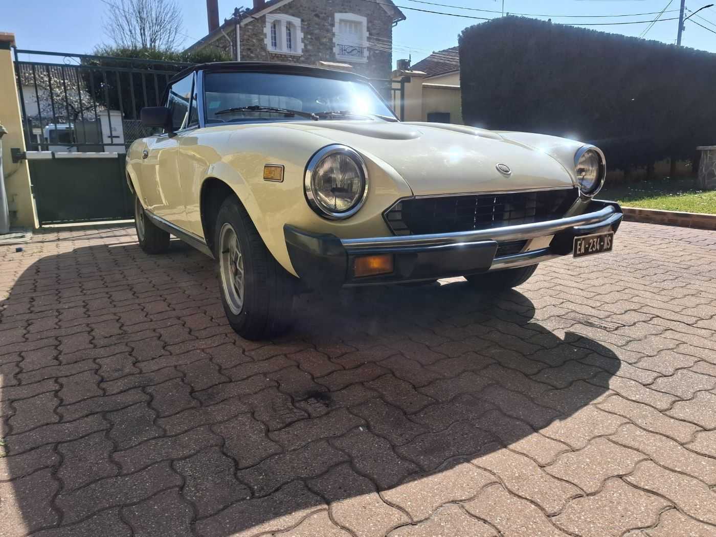 Fiat 124 Spider