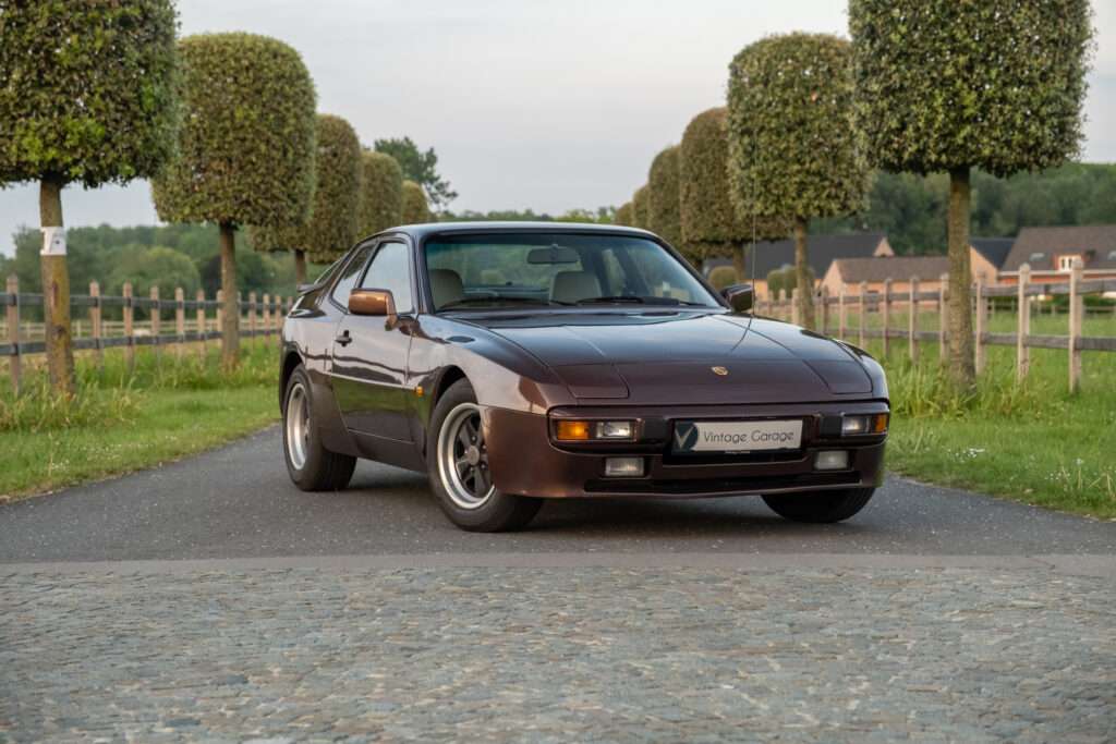 Porsche 944