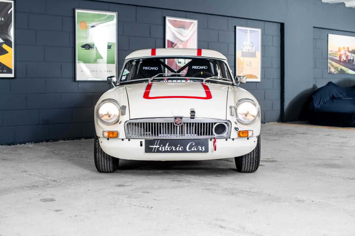MG B