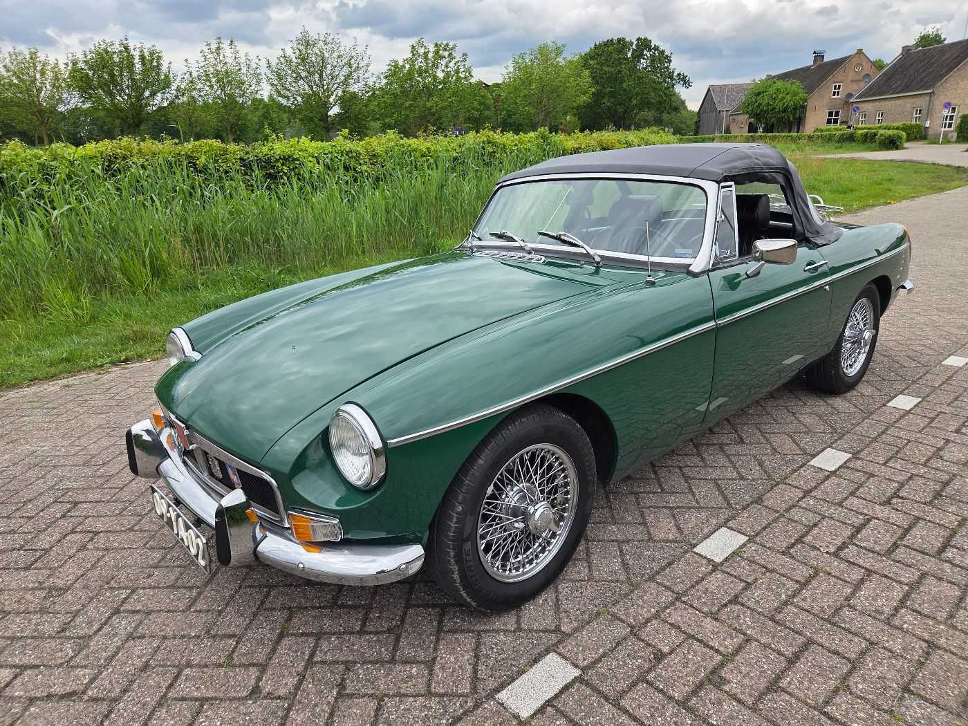 MG B