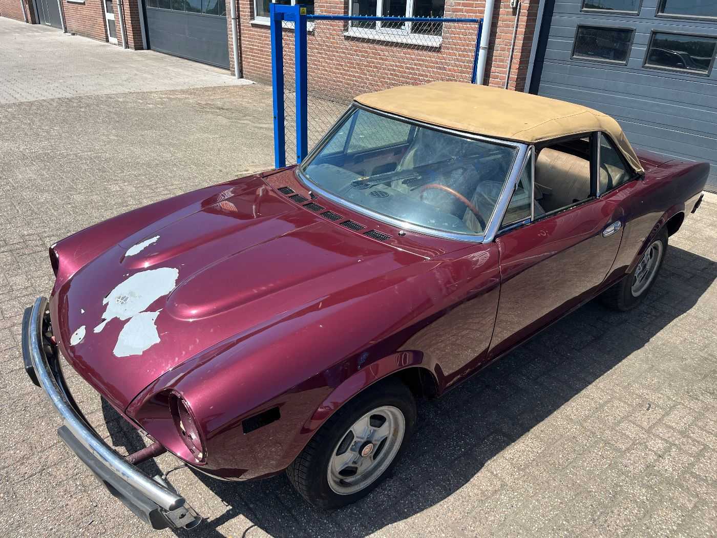Fiat 124 Spider