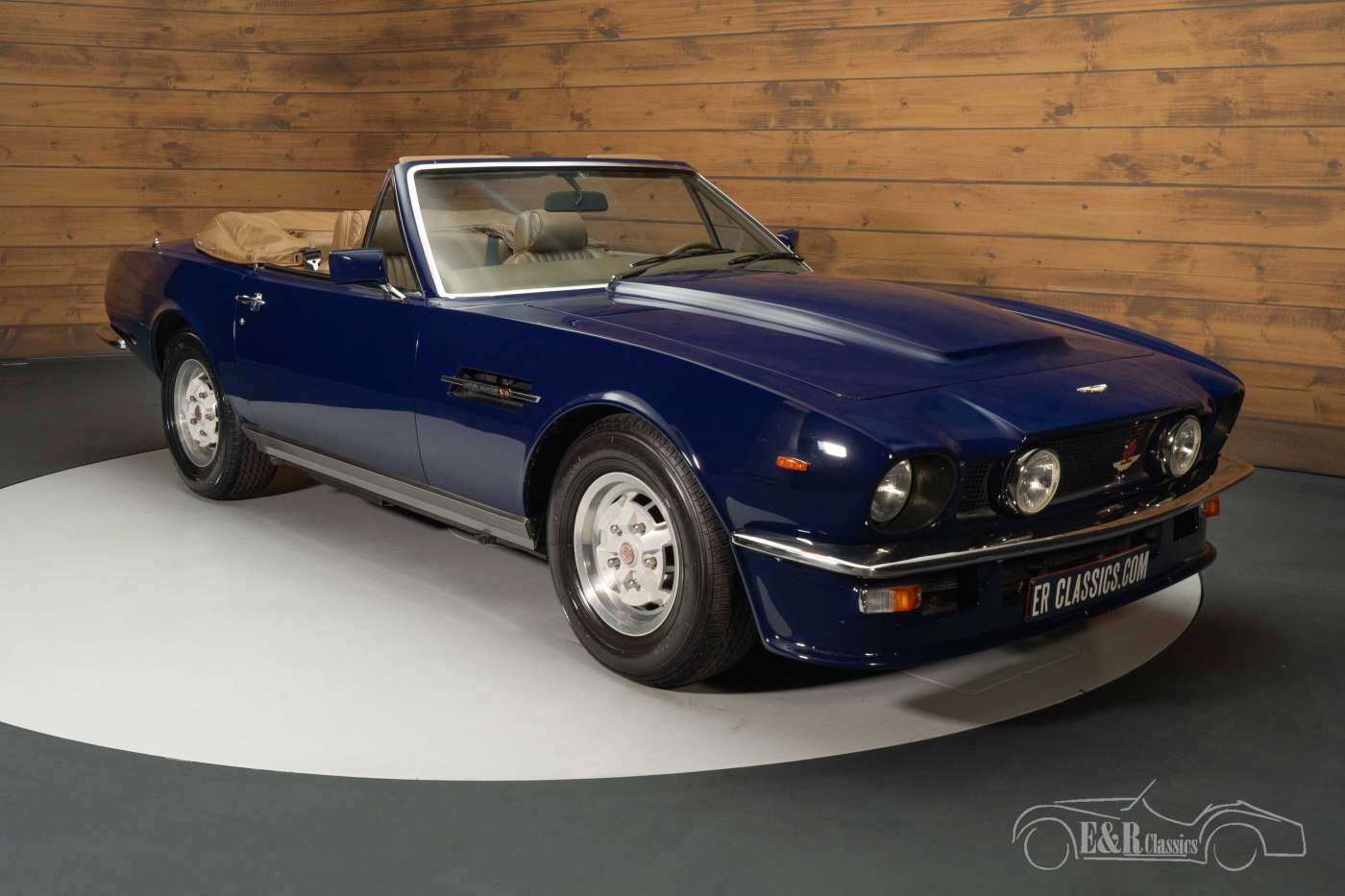 Aston Martin V8