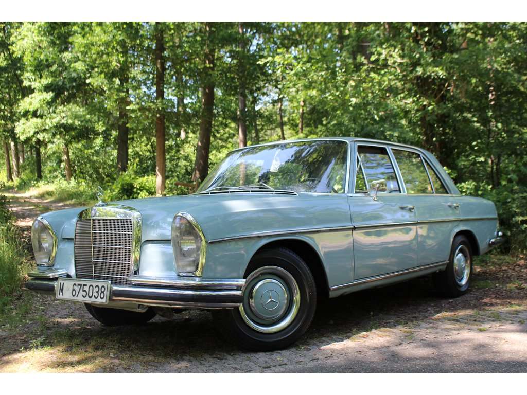 Mercedes-Benz SE