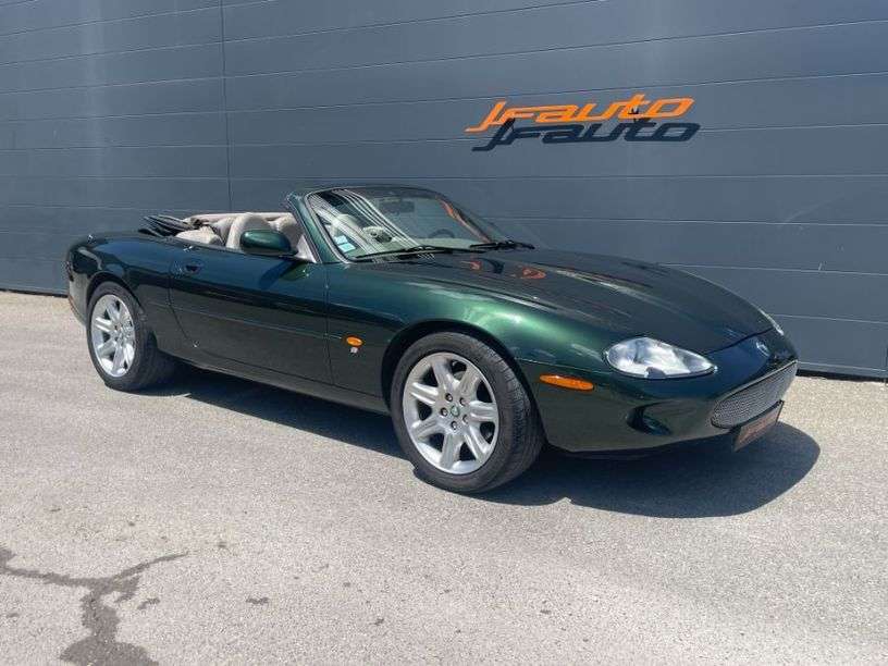 Jaguar XK8