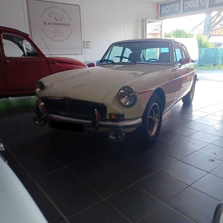 MG B GT
