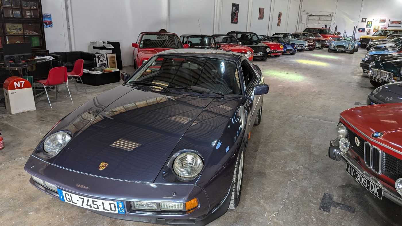 Porsche 928