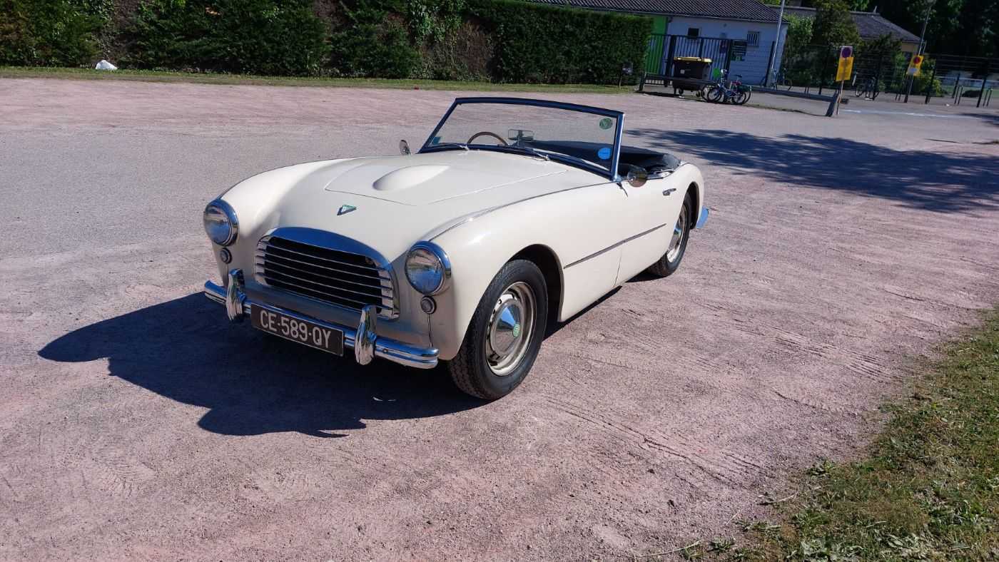 Triumph TR2
