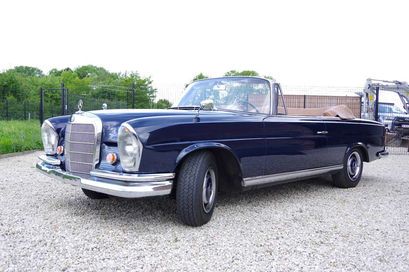 Mercedes-Benz SE