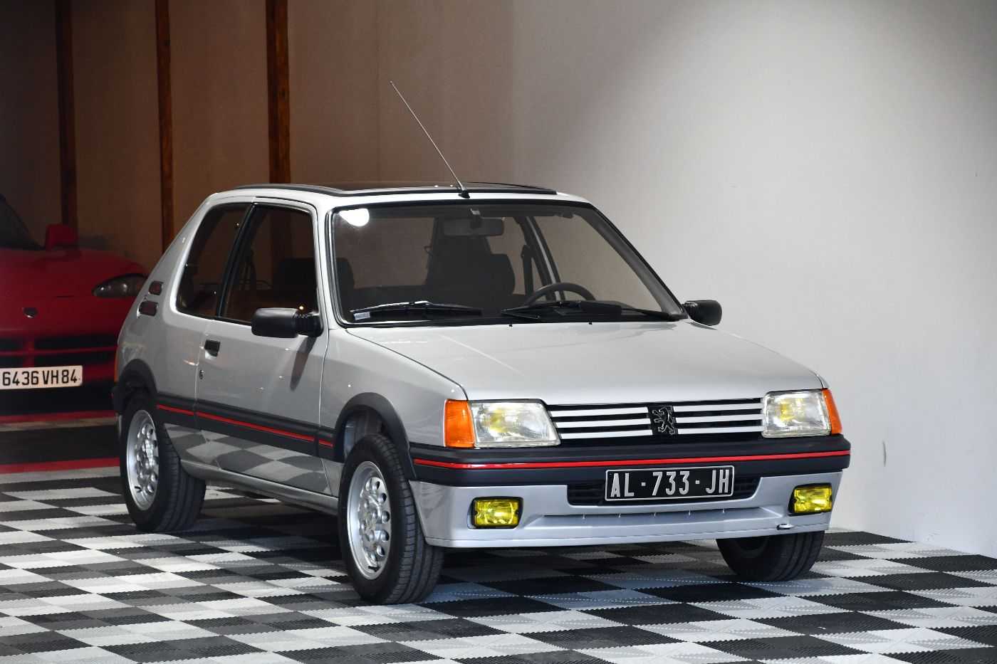 Peugeot 205