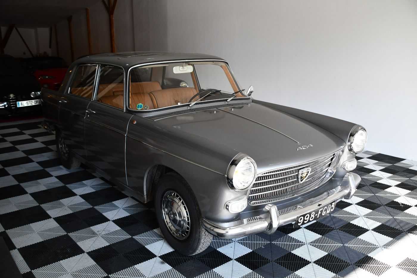 Peugeot 404