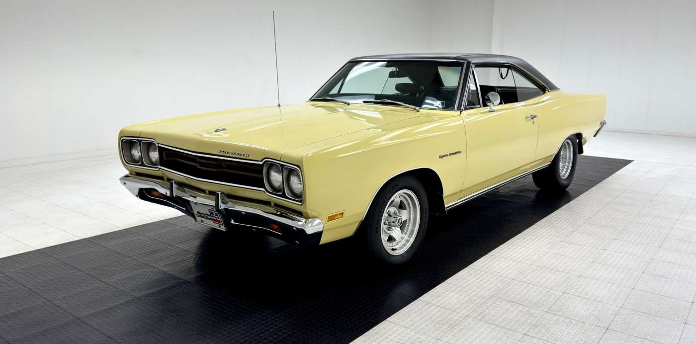 Plymouth Satellite