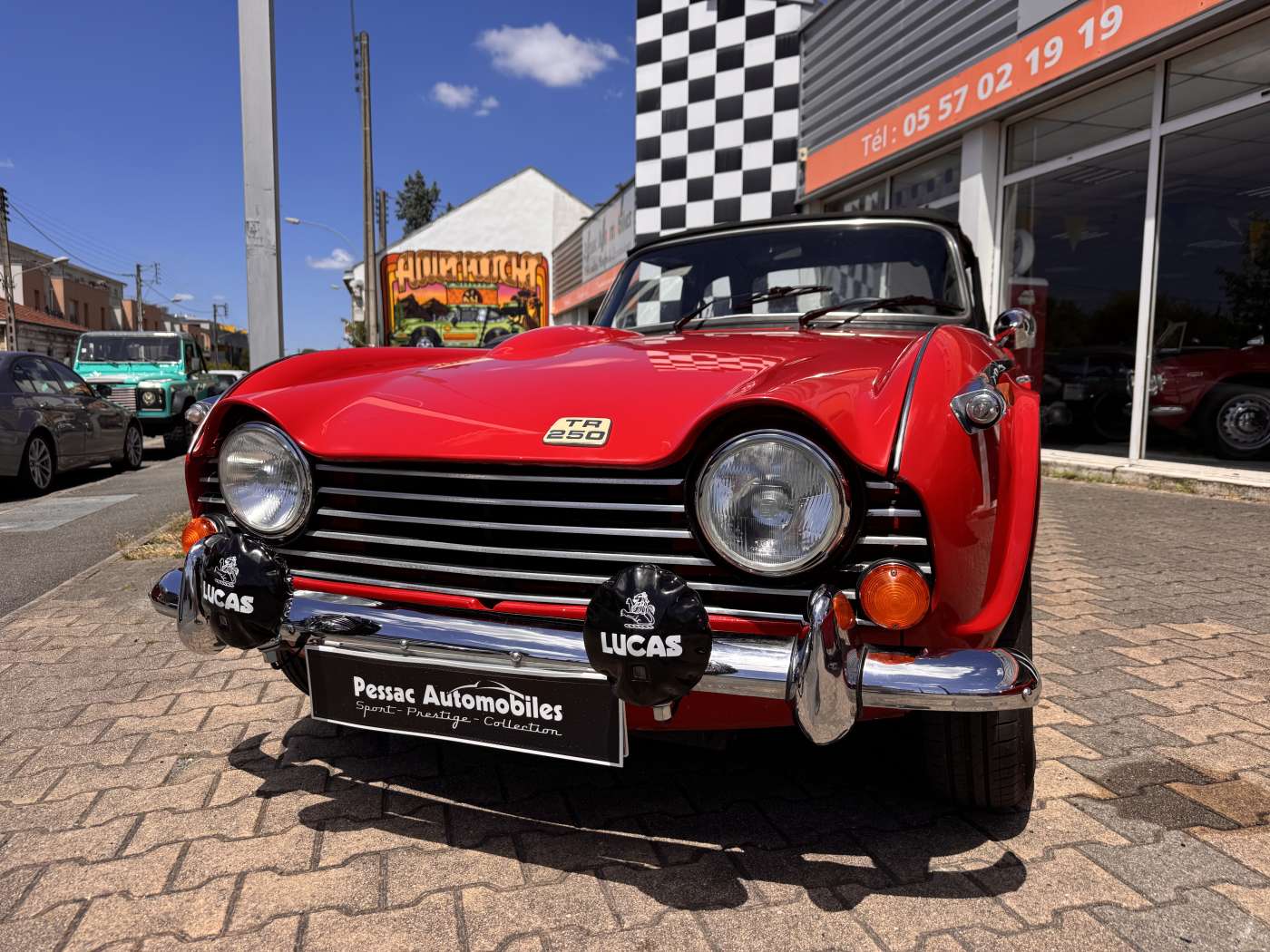 Triumph TR250