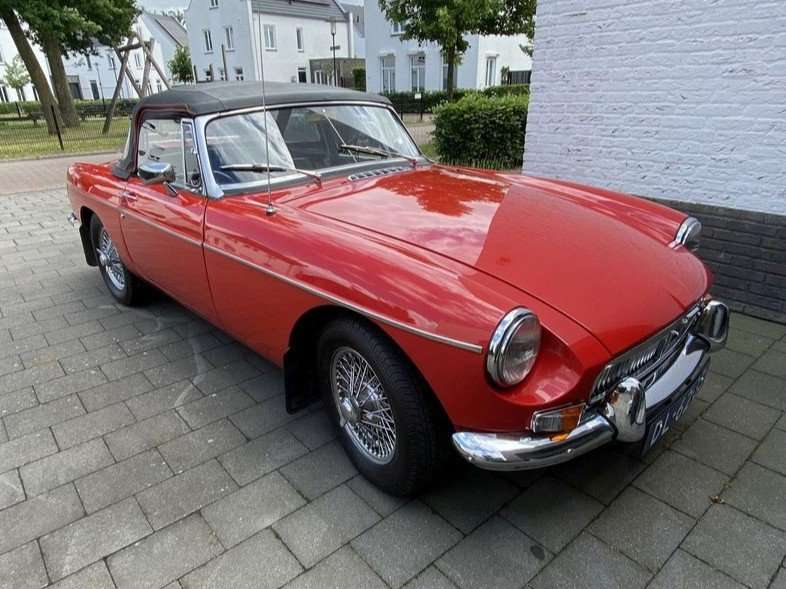 MG B