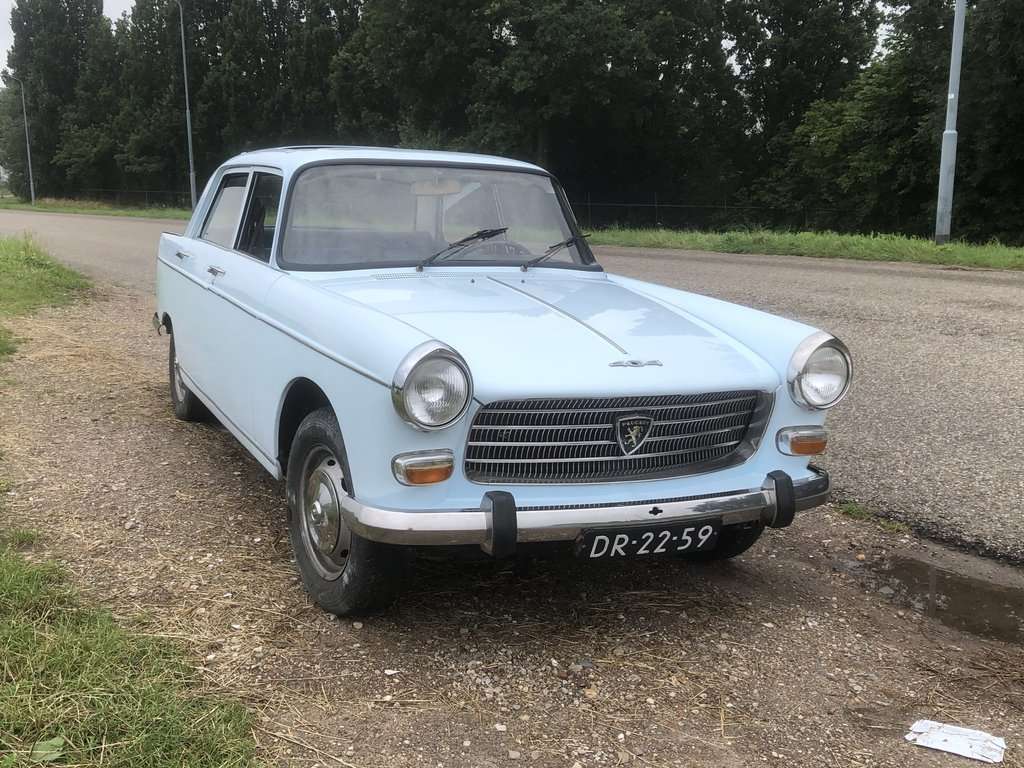 Peugeot 404