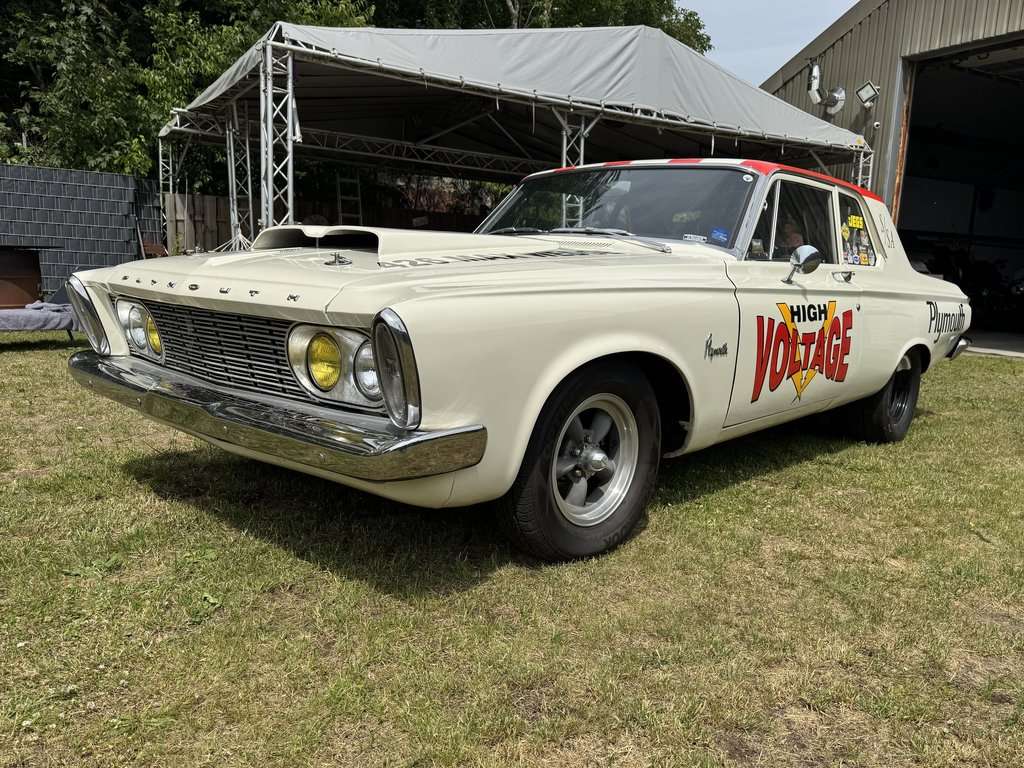 Plymouth Savoy