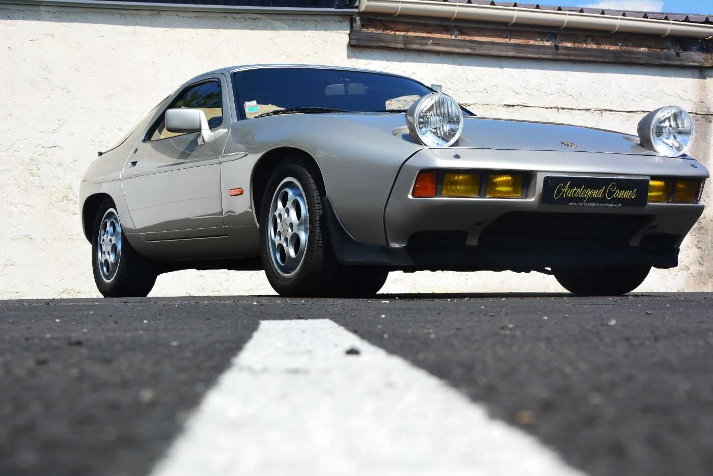 Porsche 928