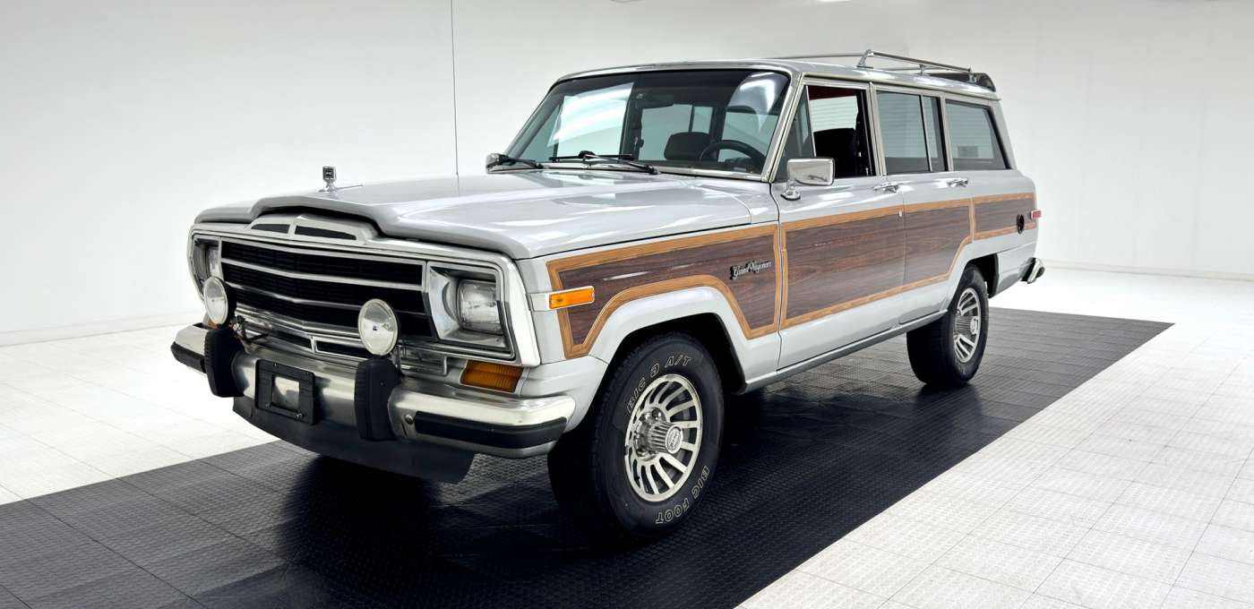 Jeep Grand Wagoneer