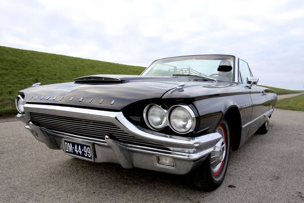 Ford Thunderbird