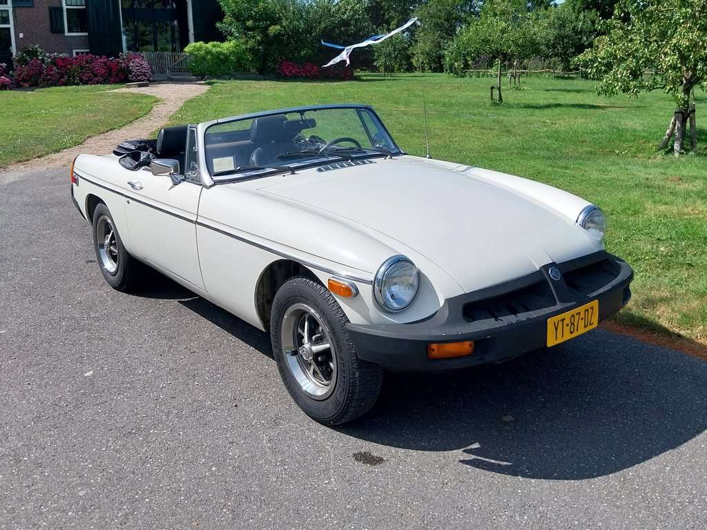 MG B