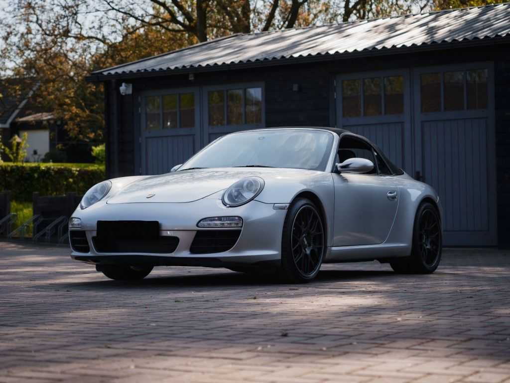 Porsche 977