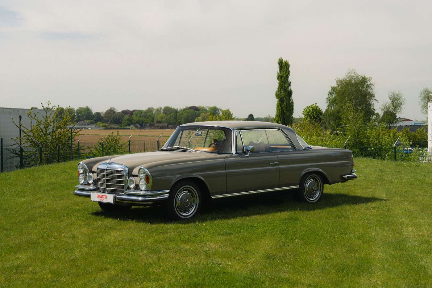 Mercedes-Benz SE