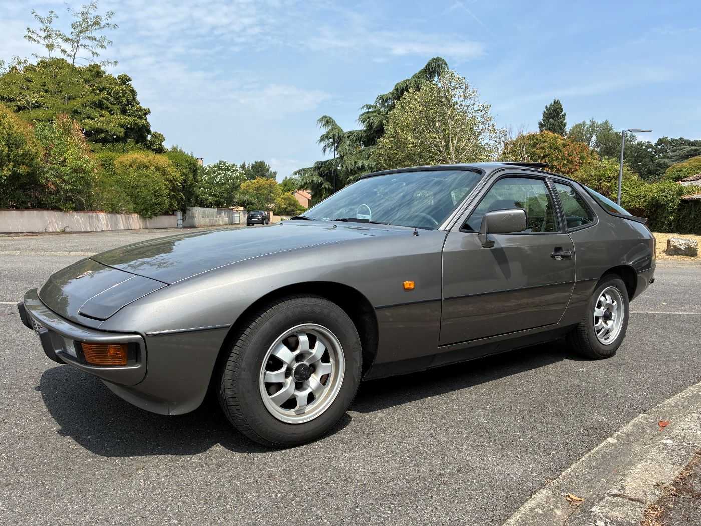 Porsche 924