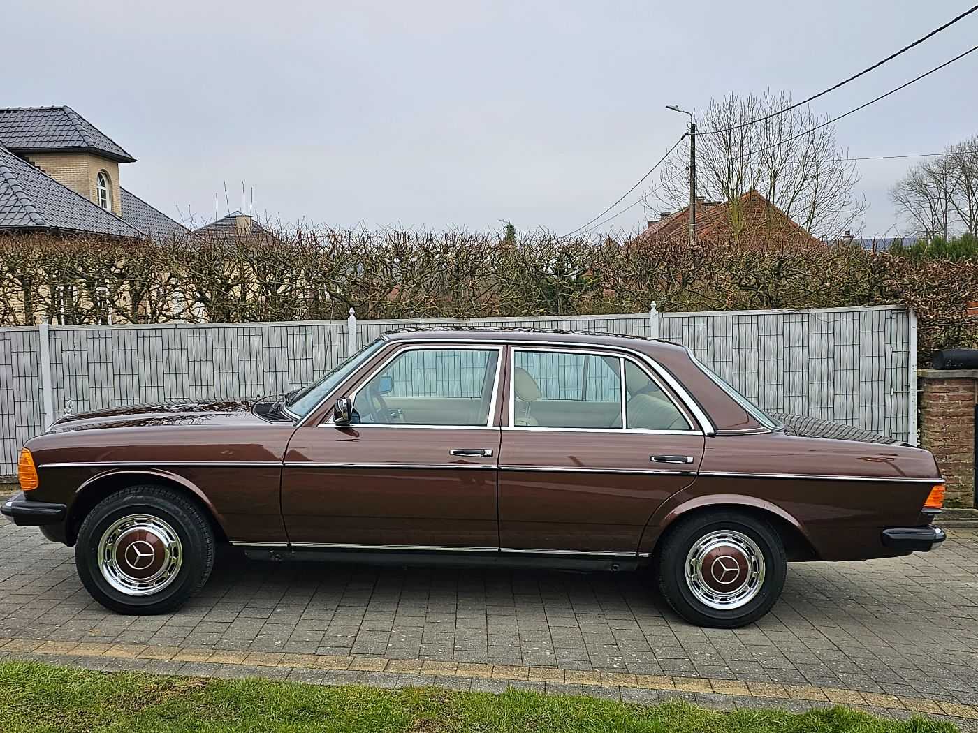 Mercedes-Benz 240 D