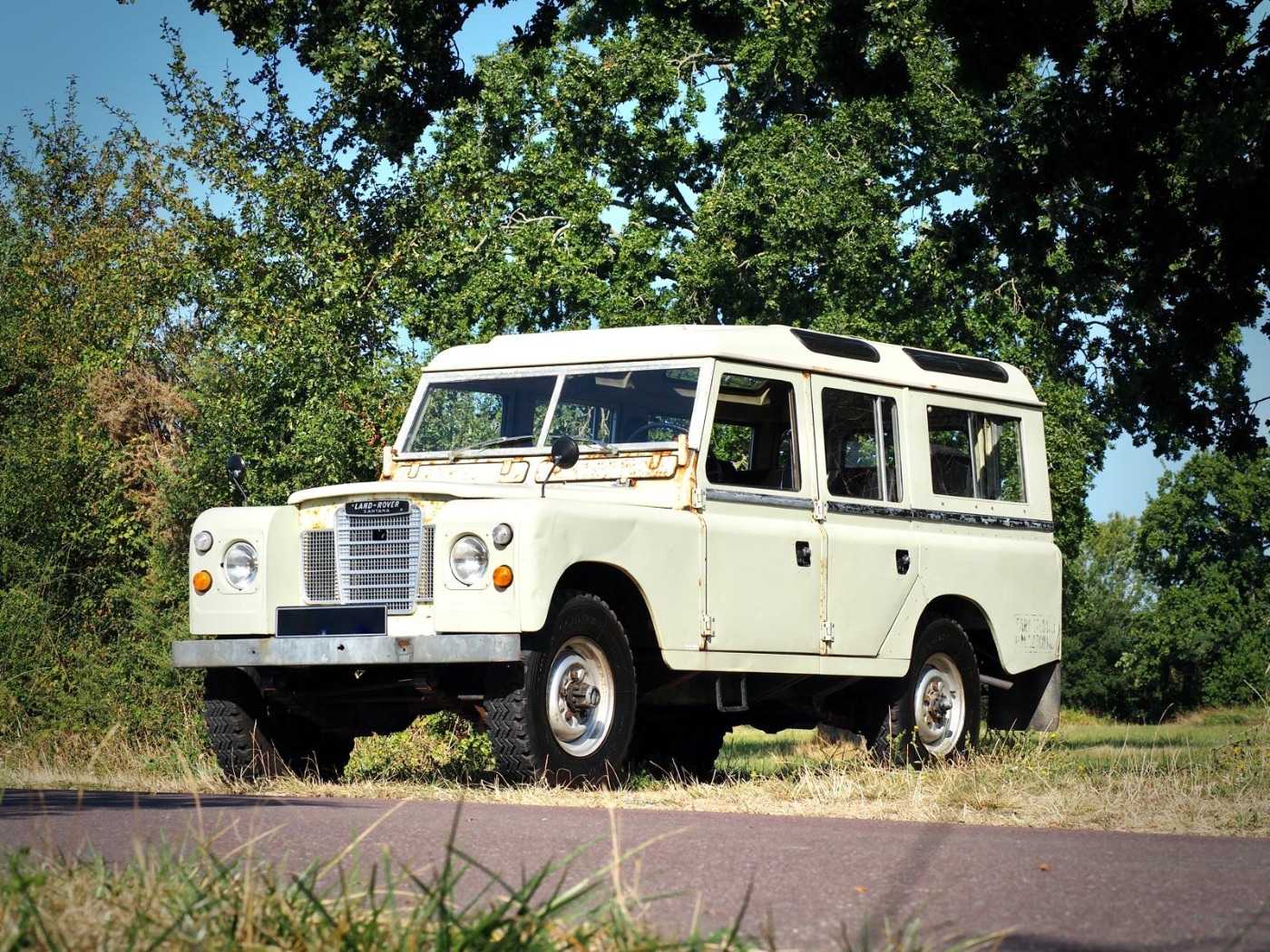 LandRover 109