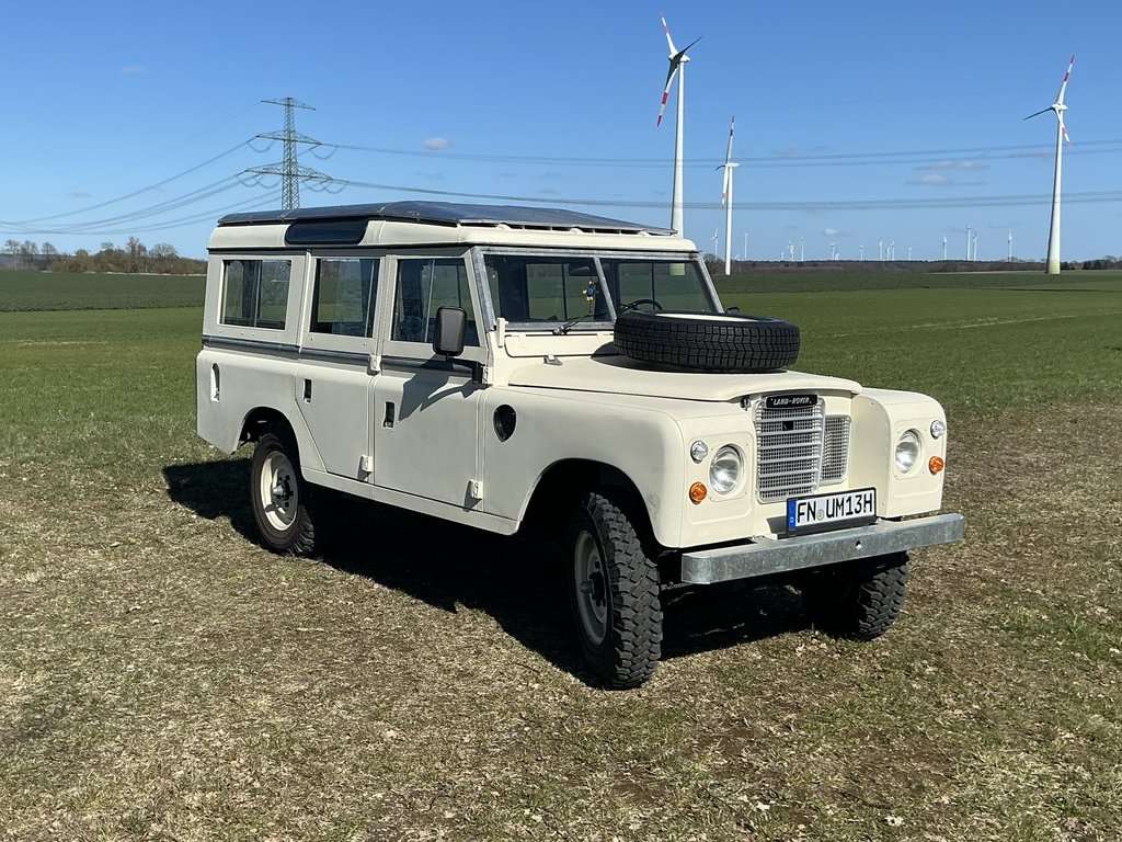 LandRover 109